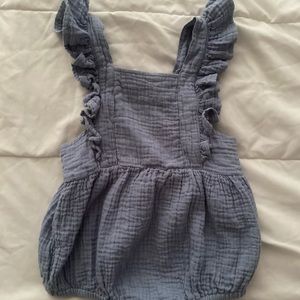 Baby girl romper 🍎